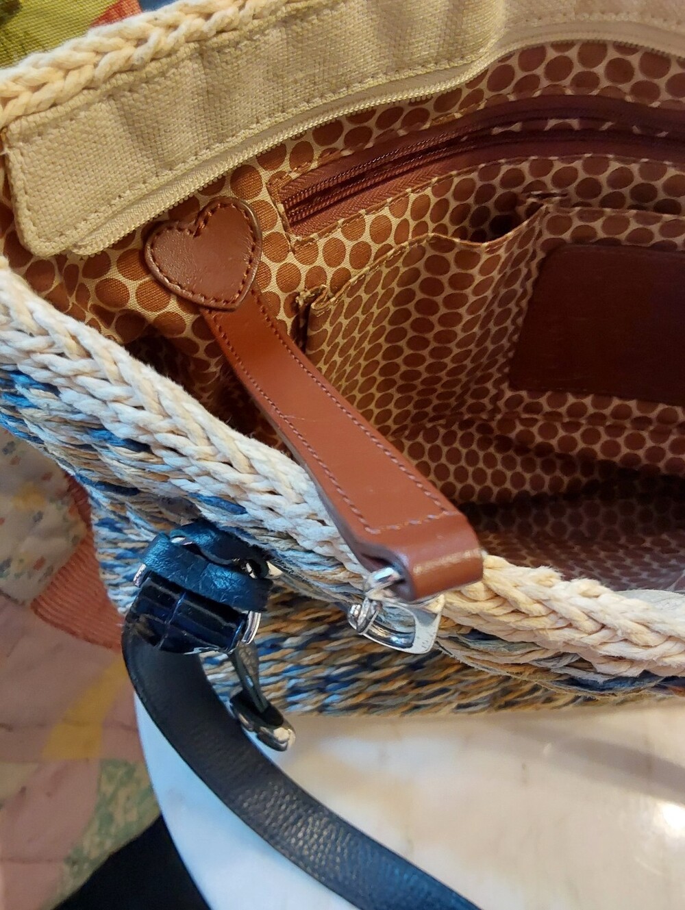 NWOT Brighton Beige Woven Shoulder Bag, Gold Hardware, Heart Hangtag - Picture 5 of 10